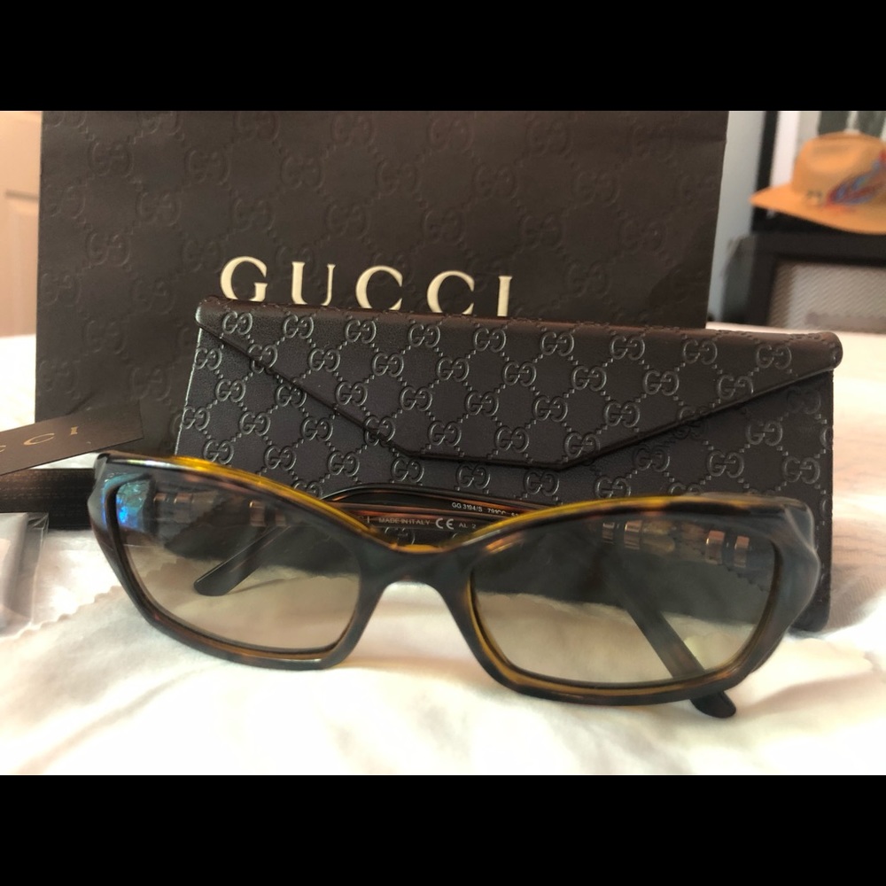 NIB Authentic GUCCI tortoise & bamboo sunglasses